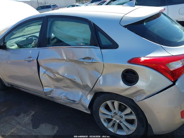 2013 Hyundai Elantra Gt მანქანა იყიდება აუქციონზე, vin: KMHD35LE3DU030293, აუქციონის ნომერი: 44686420