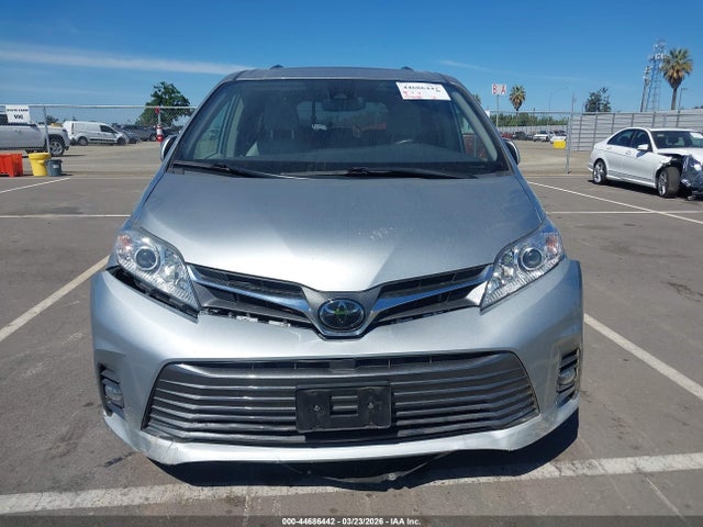 5TDYZ3DC7KS978039 Toyota Sienna Xle Premium 8 Passenger