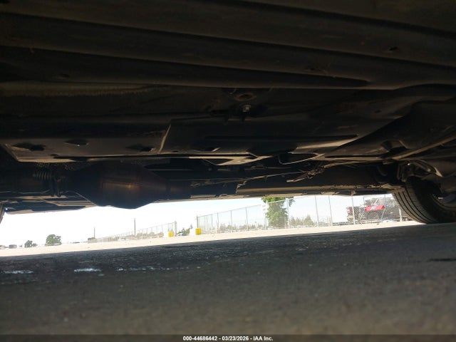 5TDYZ3DC7KS978039 Toyota Sienna Xle Premium 8 Passenger