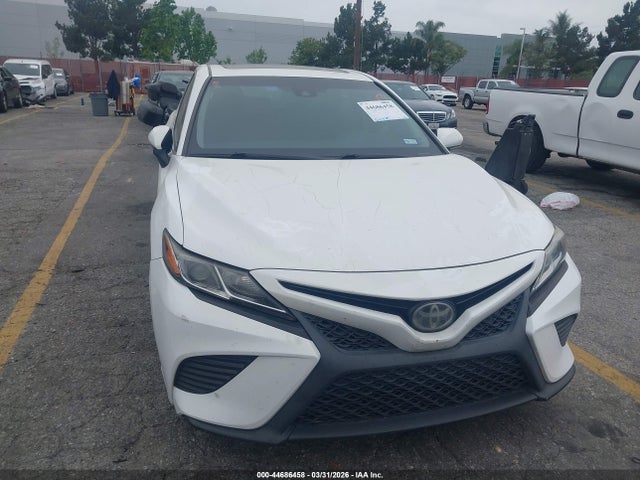 Продаж на аукціоні авто 2018 Toyota Camry Se, vin: 4T1B11HK5JU623766, номер лоту: 44686458