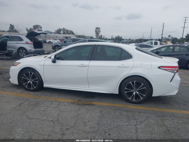 Продаж на аукціоні авто 2018 Toyota Camry Se, vin: 4T1B11HK5JU623766, номер лоту: 44686458