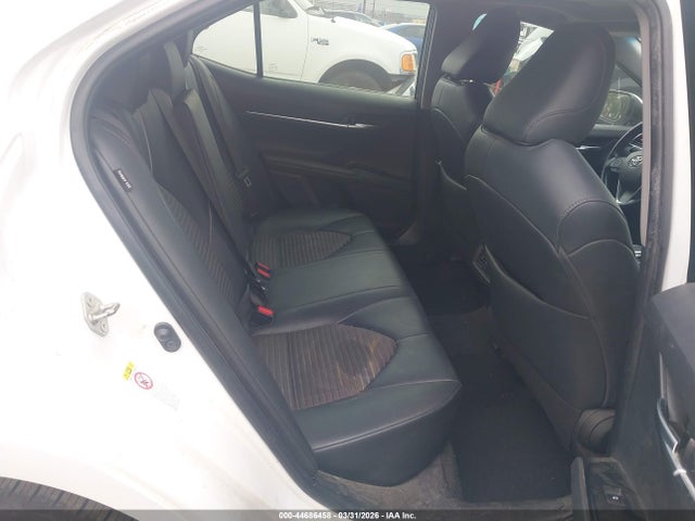 Продаж на аукціоні авто 2018 Toyota Camry Se, vin: 4T1B11HK5JU623766, номер лоту: 44686458