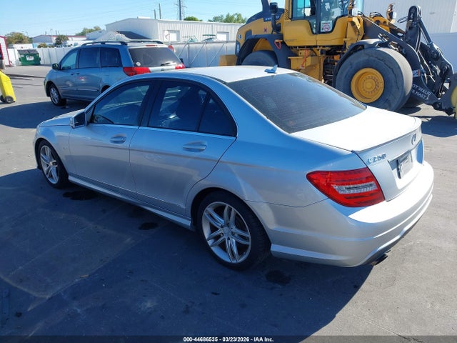 2012 Mercedes-benz C 250 Sport მანქანა იყიდება აუქციონზე, vin: WDDGF4HB5CR216121, აუქციონის ნომერი: 44686535