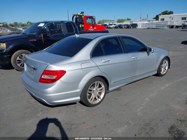 2012 Mercedes-benz C 250 Sport მანქანა იყიდება აუქციონზე, vin: WDDGF4HB5CR216121, აუქციონის ნომერი: 44686535