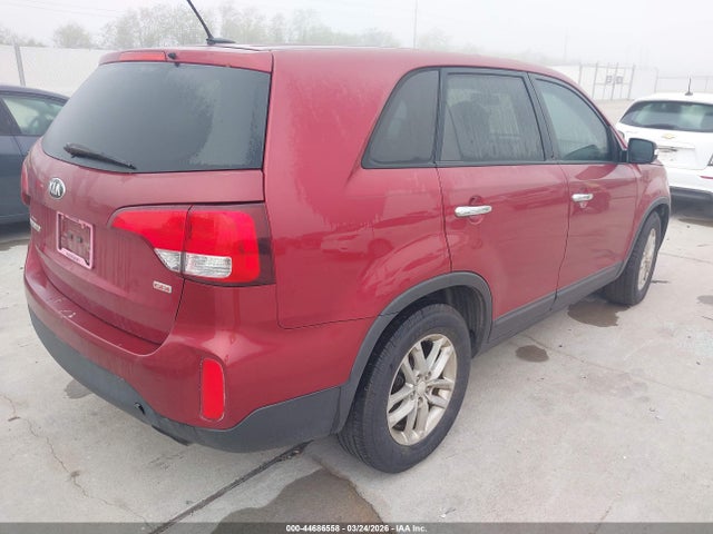 KIA SORENTO LX 2015 5XYKT3A69FG654907 Image 4
