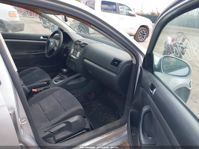 44686560 :رقم المزاد ، 3VWPF71KX6M622565 vin ، 2006 Volkswagen Jetta Value Edition مزاد بيع