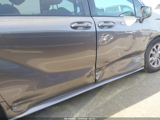 2021 TOYOTA SIENNA 5TDKRKEC8MS028533 Photo 5