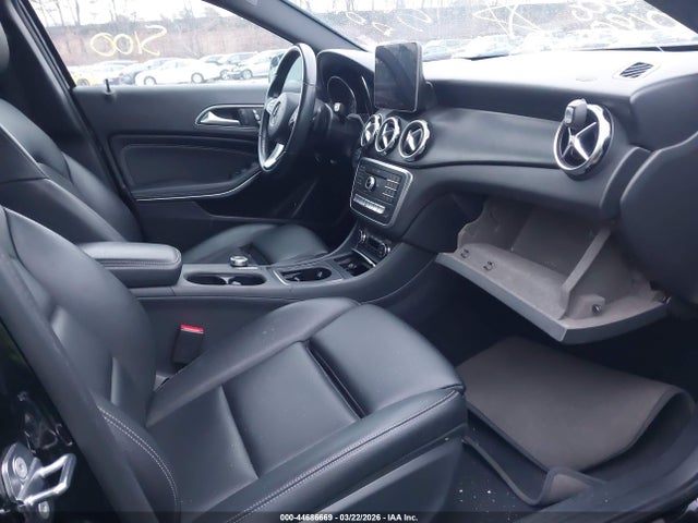 44686669 :رقم المزاد ، WDCTG4EB1KU011086 vin ، 2019 Mercedes-benz Gla 250 مزاد بيع