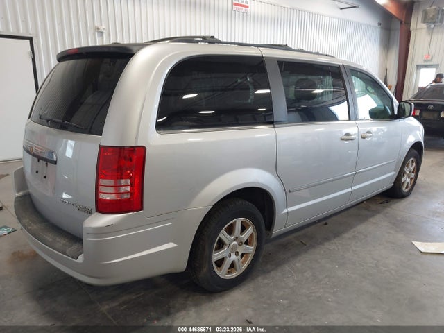 2010 Chrysler Town & Country Touring მანქანა იყიდება აუქციონზე, vin: 2A4RR5D15AR432209, აუქციონის ნომერი: 44686671