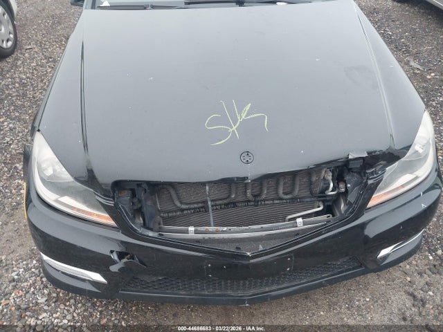 44686683 :رقم المزاد ، WDDGF8BB9CR198125 vin ، 2012 Mercedes-benz C 300 Luxury 4matic/sport 4matic مزاد بيع