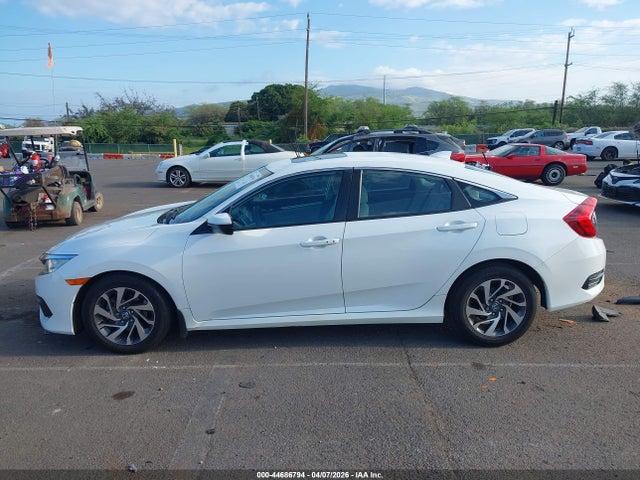 Honda CIVIC EX 2018 2HGFC2F77JH573347 Image 15