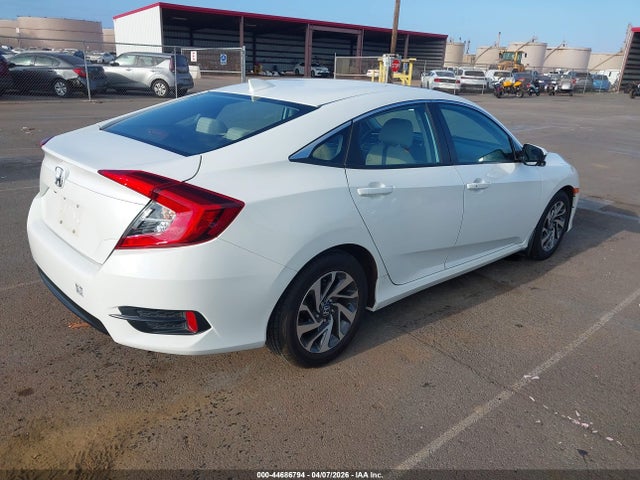 Honda CIVIC EX 2018 2HGFC2F77JH573347 Image 4