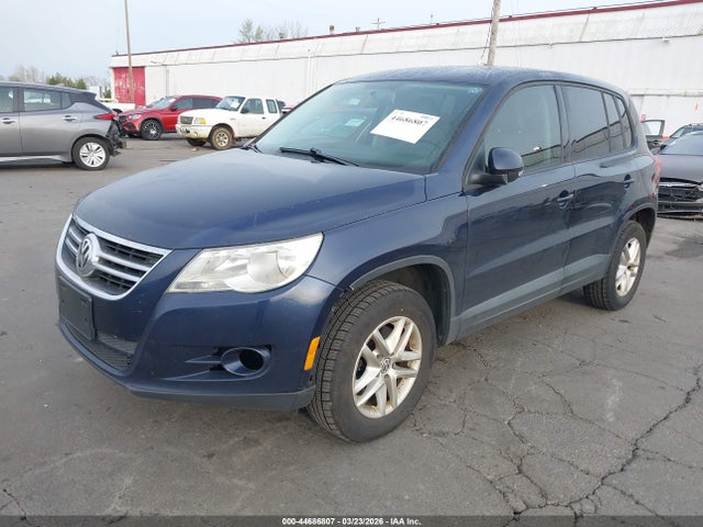 2011 VOLKSWAGEN TIGUAN WVGBV7AX3BW565840 Photo 1