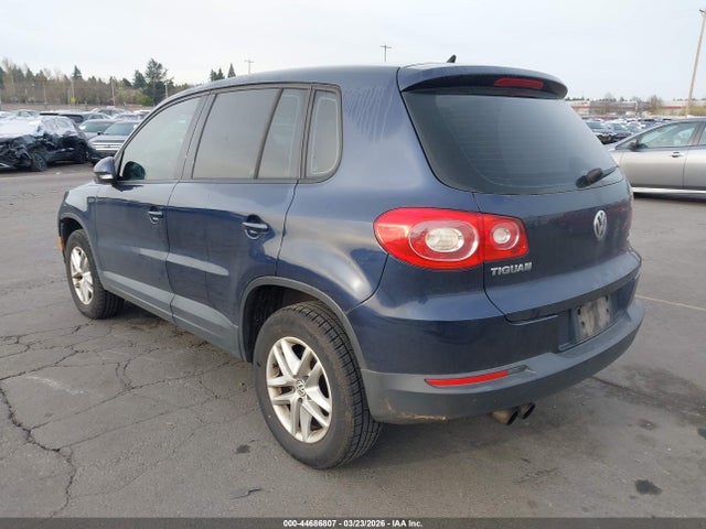 2011 VOLKSWAGEN TIGUAN WVGBV7AX3BW565840 Photo 2