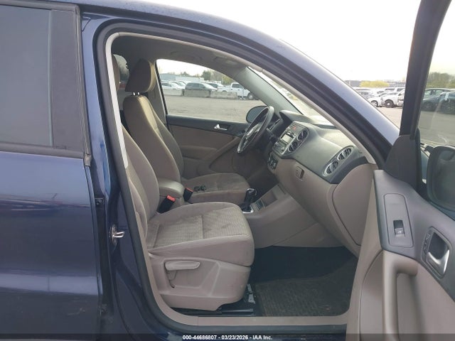2011 VOLKSWAGEN TIGUAN WVGBV7AX3BW565840 Photo 4
