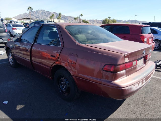 1999 TOYOTA CAMRY 4T1BG22K0XU557794 Photo 2