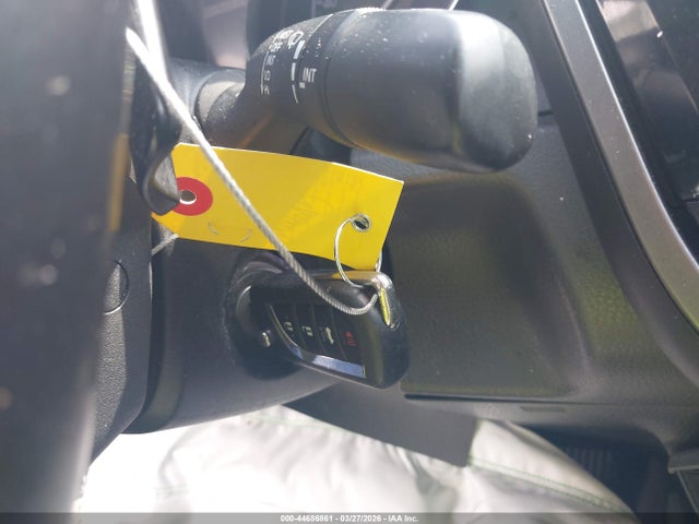 4T1B11HK8KU175279 Toyota CAMRY SE