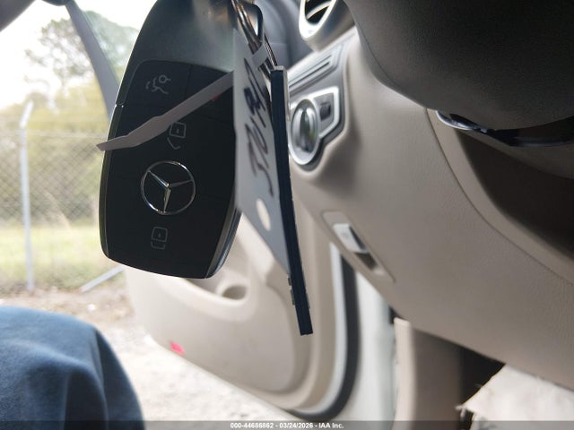 44686862 :رقم المزاد ، W1N0G8EB3NV370947 vin ، 2022 Mercedes-benz Glc 300 4matic Suv مزاد بيع