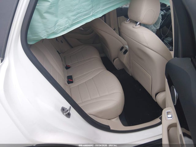 44686862 :رقم المزاد ، W1N0G8EB3NV370947 vin ، 2022 Mercedes-benz Glc 300 4matic Suv مزاد بيع