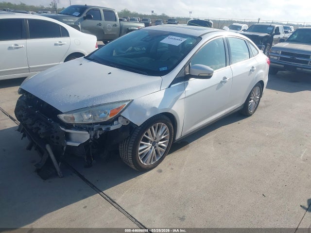 1FADP3J23HL330844 Ford Focus Titanium