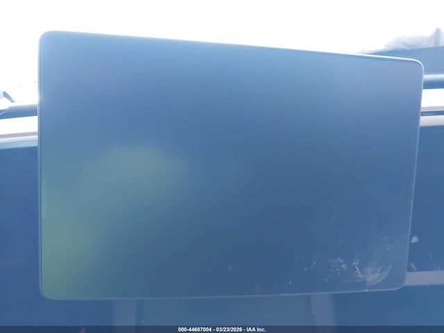 2024 Tesla Model Y Long Range Dual Motor All-wheel Drive მანქანა იყიდება აუქციონზე, vin: 7SAYGDEE9RF006407, აუქციონის ნომერი: 44687004