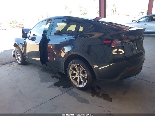 2024 TESLA MODEL Y 7SAYGDEE9RF006407 Photo 2
