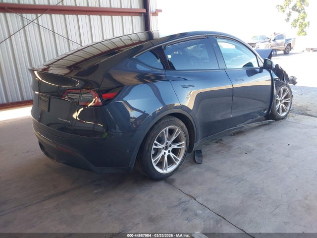 2024 TESLA MODEL Y 7SAYGDEE9RF006407 Photo 3