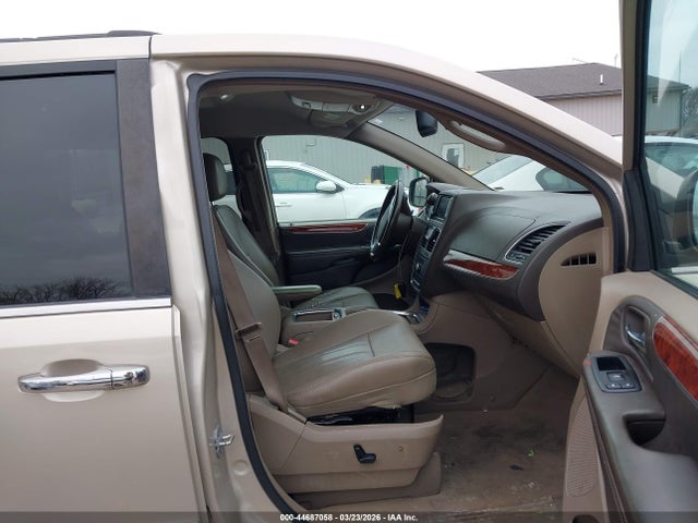 44687058 :رقم المزاد ، 2C4RC1CG2DR535193 vin ، 2013 Chrysler Town & Country Touring-l مزاد بيع