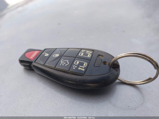 2014 Dodge Grand Caravan Sxt მანქანა იყიდება აუქციონზე, vin: 2C4RDGCG1ER210049, აუქციონის ნომერი: 44687090