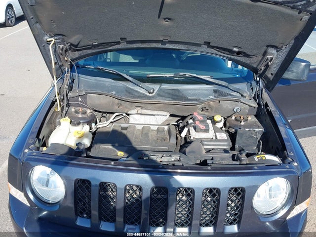1C4NJPFB7GD570004 Jeep Patriot Latitude