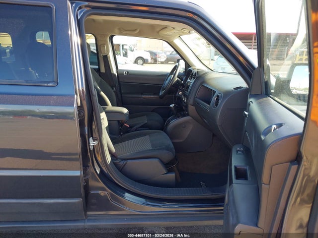 1C4NJPFB7GD570004 Jeep Patriot Latitude