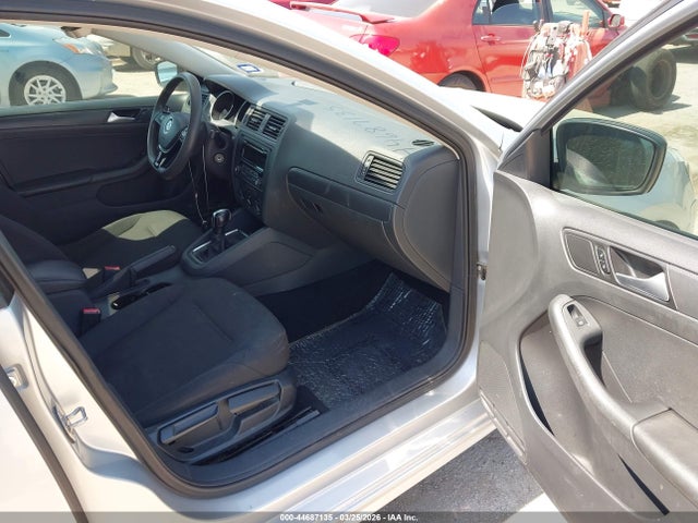 Продаж на аукціоні авто 2015 Volkswagen Jetta 2.0l S, vin: 3VW2K7AJ6FM412168, номер лоту: 44687135