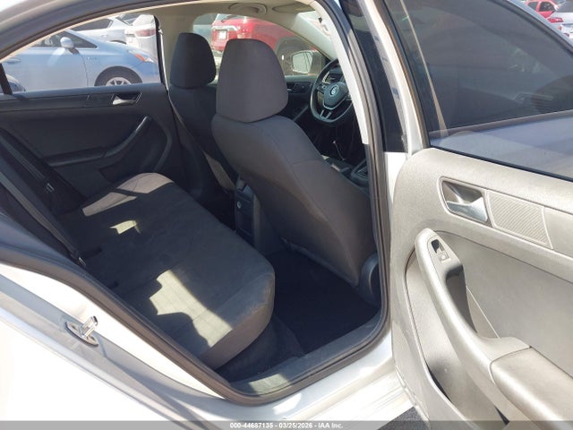 Продаж на аукціоні авто 2015 Volkswagen Jetta 2.0l S, vin: 3VW2K7AJ6FM412168, номер лоту: 44687135