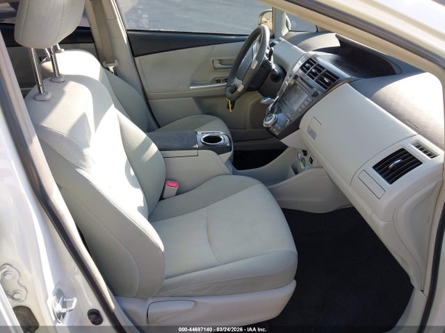 JTDZN3EU9EJ008315 Toyota Prius V Three