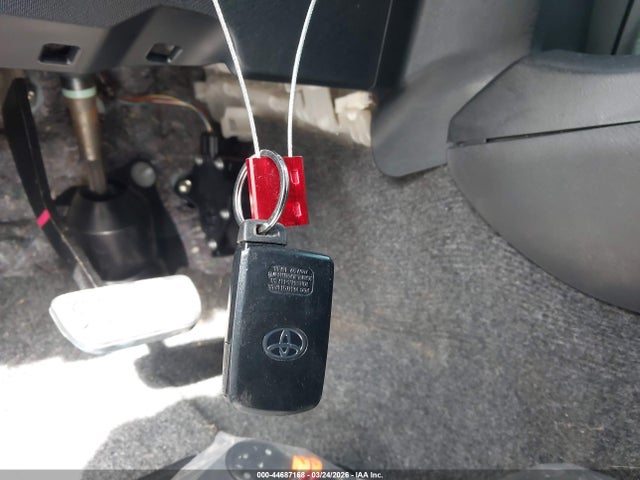 2013 TOYOTA PRIUS C JTDKDTB34D1038546 Photo 10
