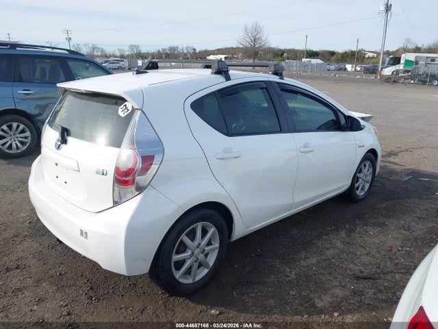 2013 TOYOTA PRIUS C JTDKDTB34D1038546 Photo 3
