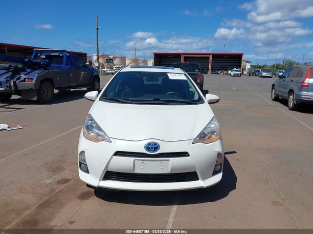 44687195 :رقم المزاد ، JTDKDTB39C1031414 vin ، 2012 Toyota Prius C Four مزاد بيع