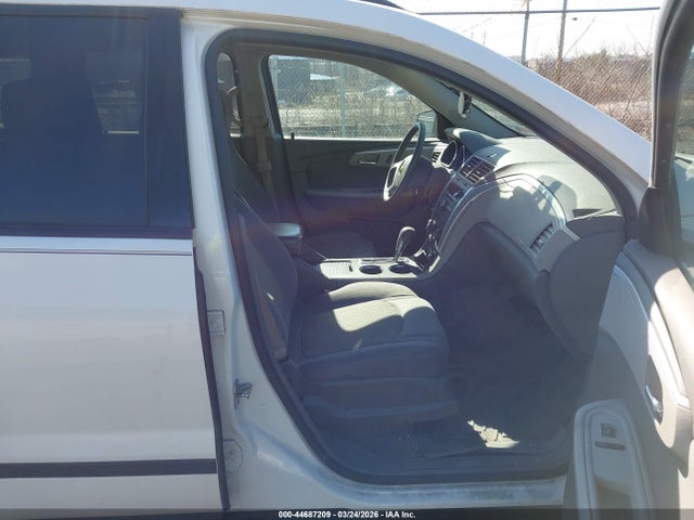 Продажа на аукционе авто 2011 Chevrolet Traverse Ls, vin: 1GNKVEED0BJ106665, номер лота: 44687209