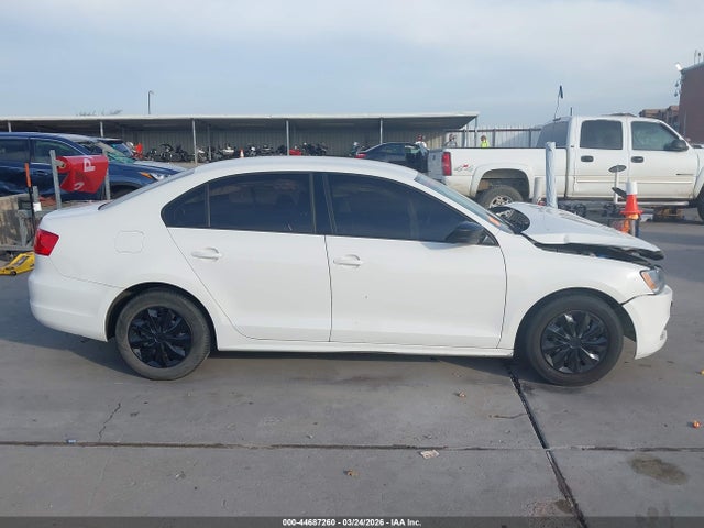 2013 Volkswagen Jetta 2.0l S მანქანა იყიდება აუქციონზე, vin: 3VW2K7AJ5DM304444, აუქციონის ნომერი: 44687260