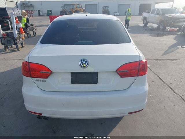 2013 Volkswagen Jetta 2.0l S მანქანა იყიდება აუქციონზე, vin: 3VW2K7AJ5DM304444, აუქციონის ნომერი: 44687260