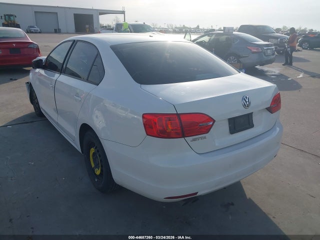 2013 Volkswagen Jetta 2.0l S მანქანა იყიდება აუქციონზე, vin: 3VW2K7AJ5DM304444, აუქციონის ნომერი: 44687260