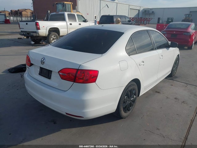 2013 Volkswagen Jetta 2.0l S მანქანა იყიდება აუქციონზე, vin: 3VW2K7AJ5DM304444, აუქციონის ნომერი: 44687260