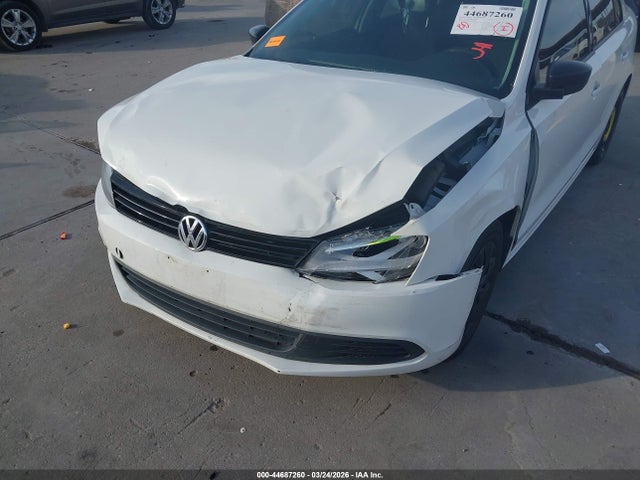 2013 Volkswagen Jetta 2.0l S მანქანა იყიდება აუქციონზე, vin: 3VW2K7AJ5DM304444, აუქციონის ნომერი: 44687260