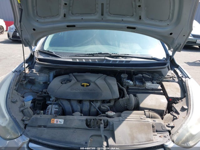 5NPDH4AE7GH695991 Hyundai ELANTRA SE