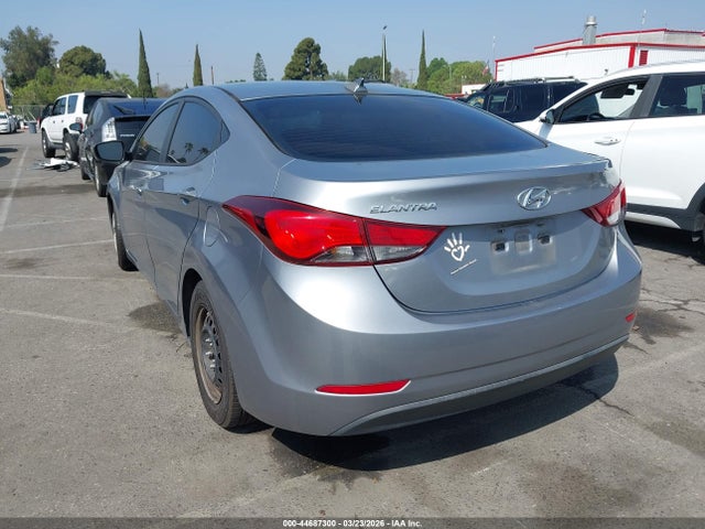 5NPDH4AE7GH695991 Hyundai ELANTRA SE