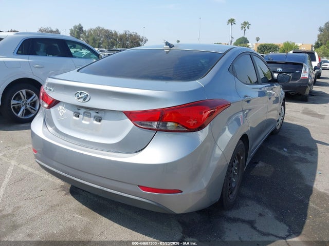 5NPDH4AE7GH695991 Hyundai ELANTRA SE