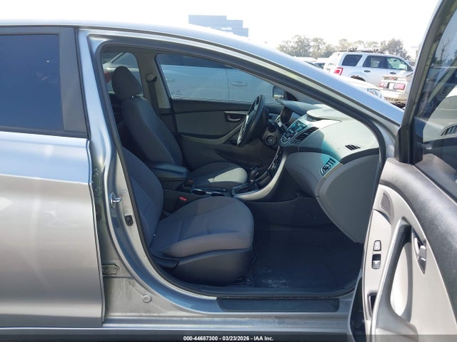 5NPDH4AE7GH695991 Hyundai ELANTRA SE