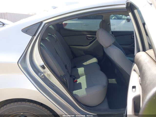 5NPDH4AE7GH695991 Hyundai ELANTRA SE