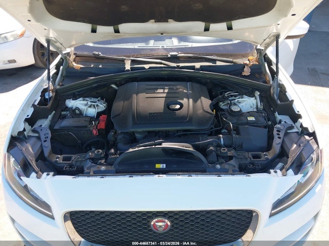 2017 JAGUAR F-PACE SADCJ2BN5HA096135 Photo 9