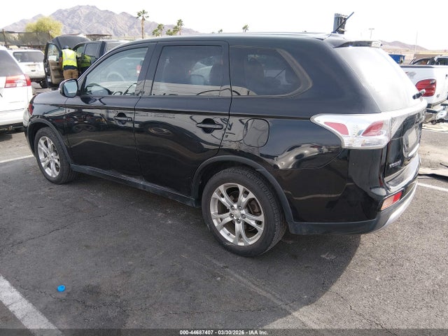 2015 MITSUBISHI OUTLANDER JA4AZ3A37FZ008535 Photo 2